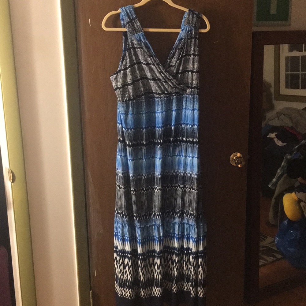 Avenue Dress 22/24